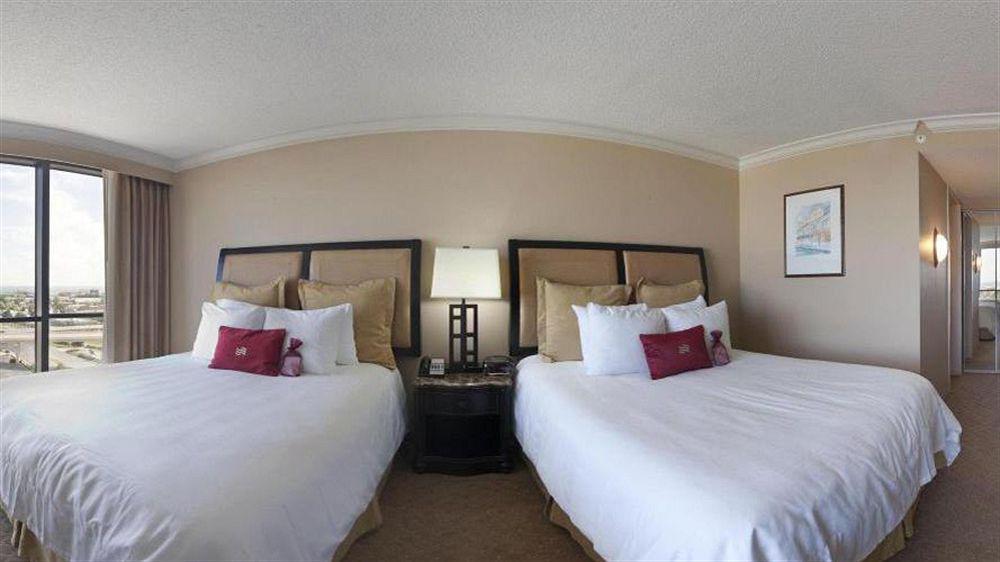 Crowne Plaza Pensacola Grand Hotell Eksteriør bilde
