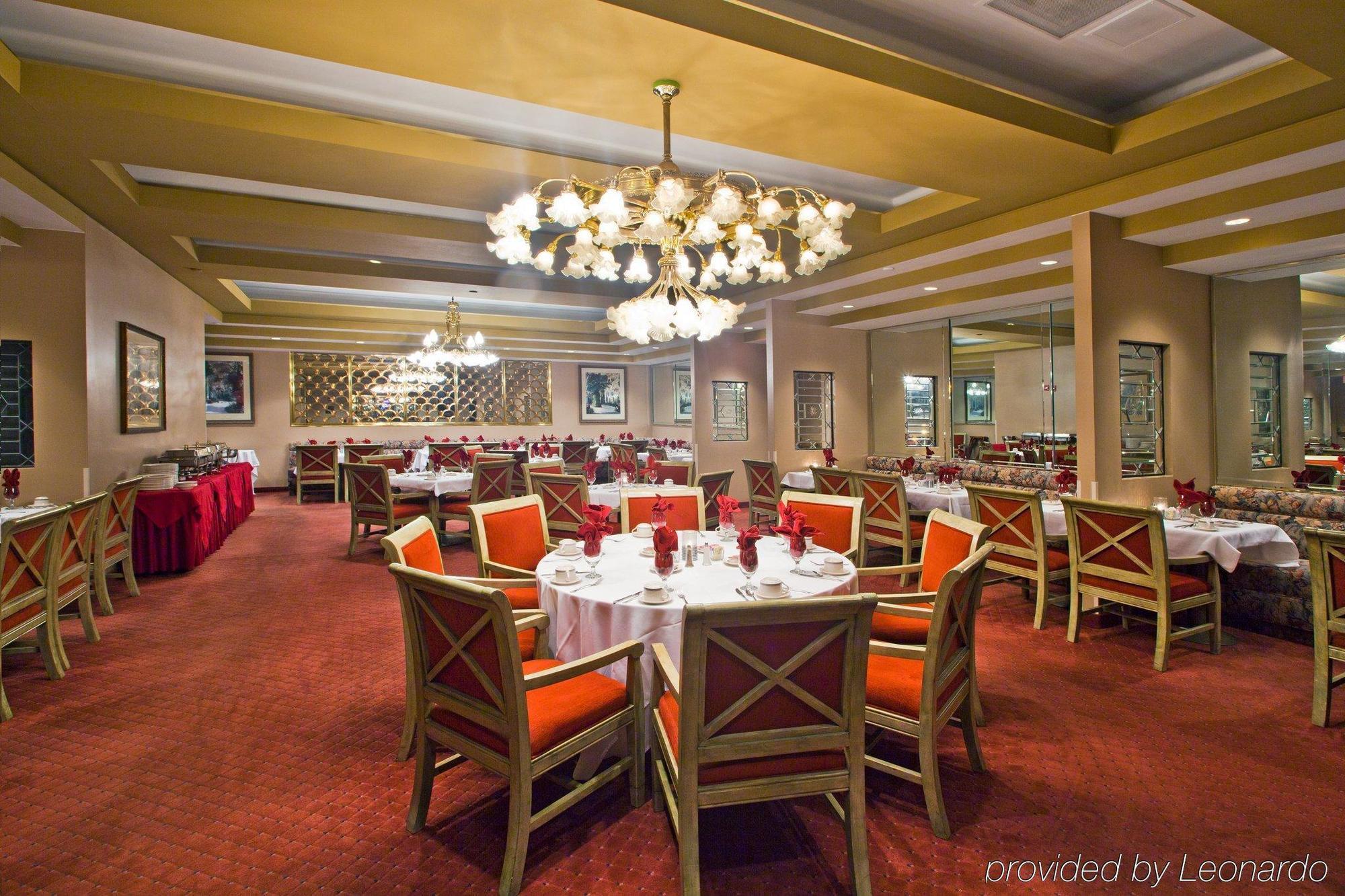 Crowne Plaza Pensacola Grand Hotell Restaurant bilde