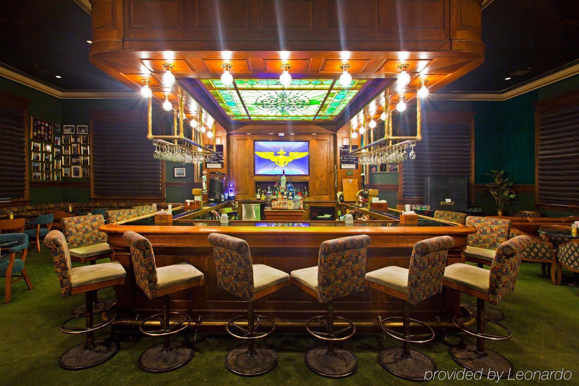 Crowne Plaza Pensacola Grand Hotell Restaurant bilde