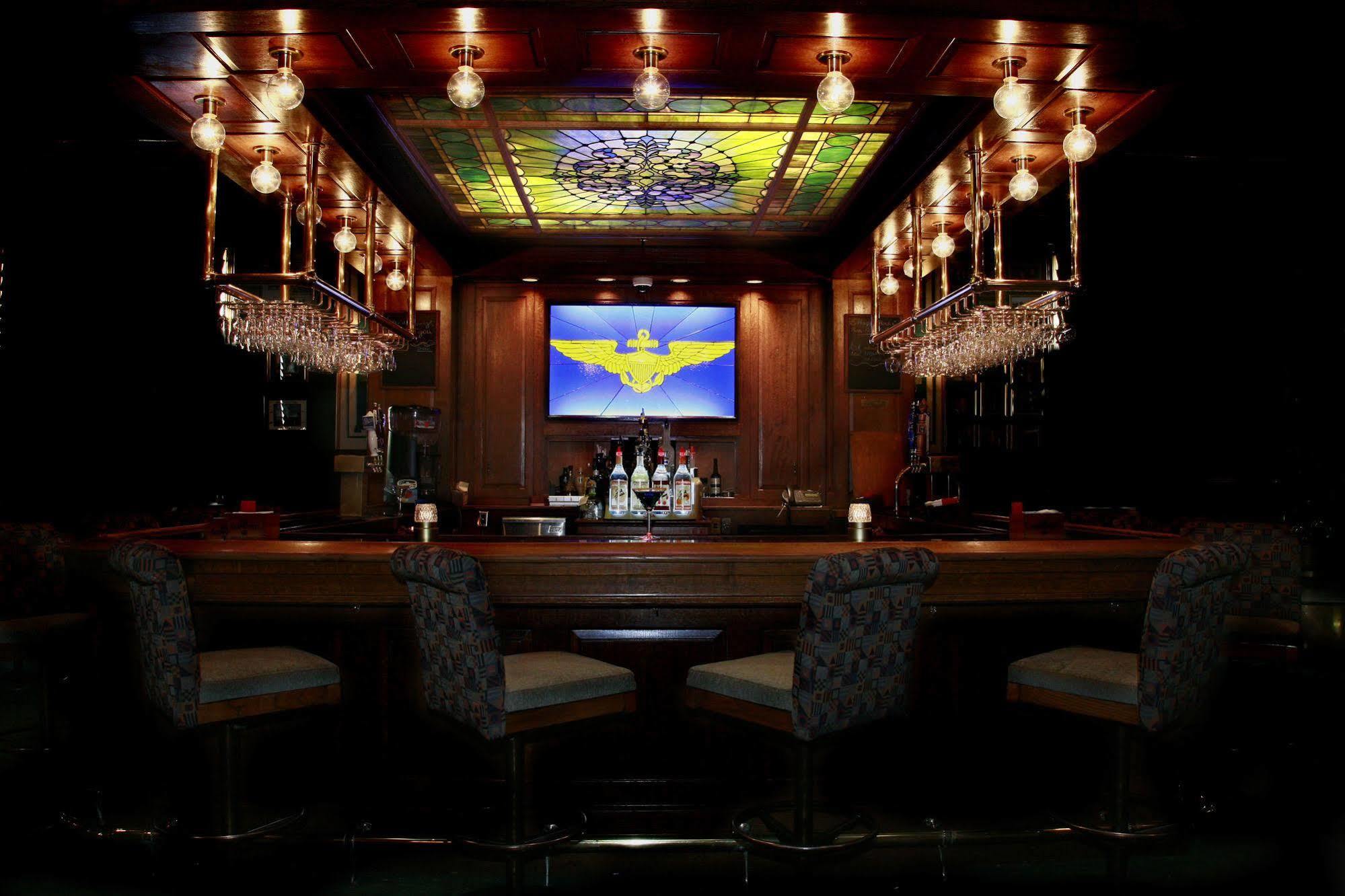 Crowne Plaza Pensacola Grand Hotell Restaurant bilde
